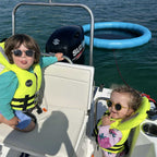 Gilet de sauvetage enfant HANA Neo Safety Vest 100 N – enfants à bord d'un bateau