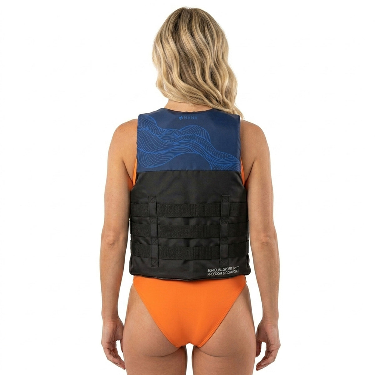 HANA Dual Sport 50 N life jacket, Navy – back view, worn by a woman
