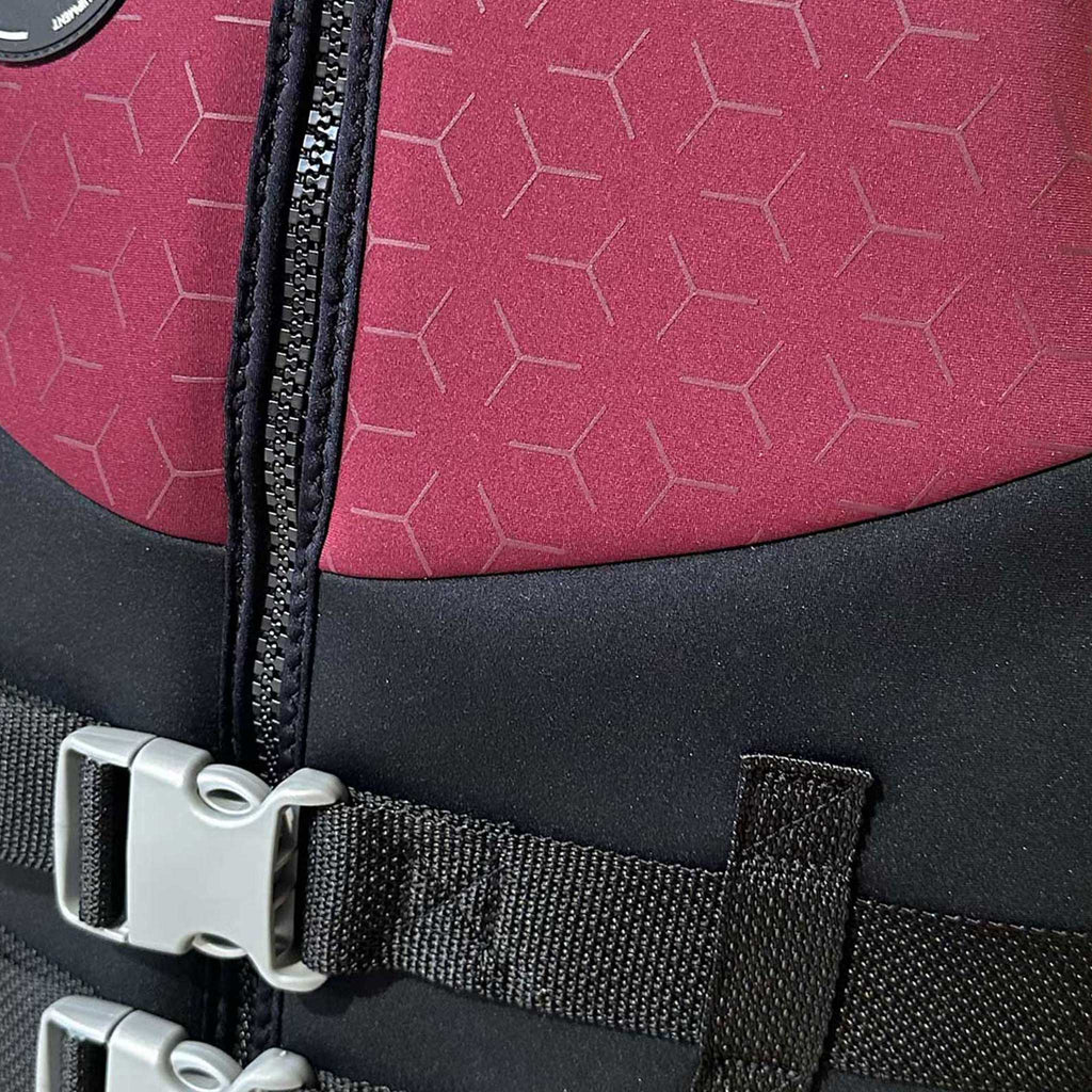 Gilet de sauvetage HANA Neo Vest 50 N Bordeaux – détail du zip et des boucles