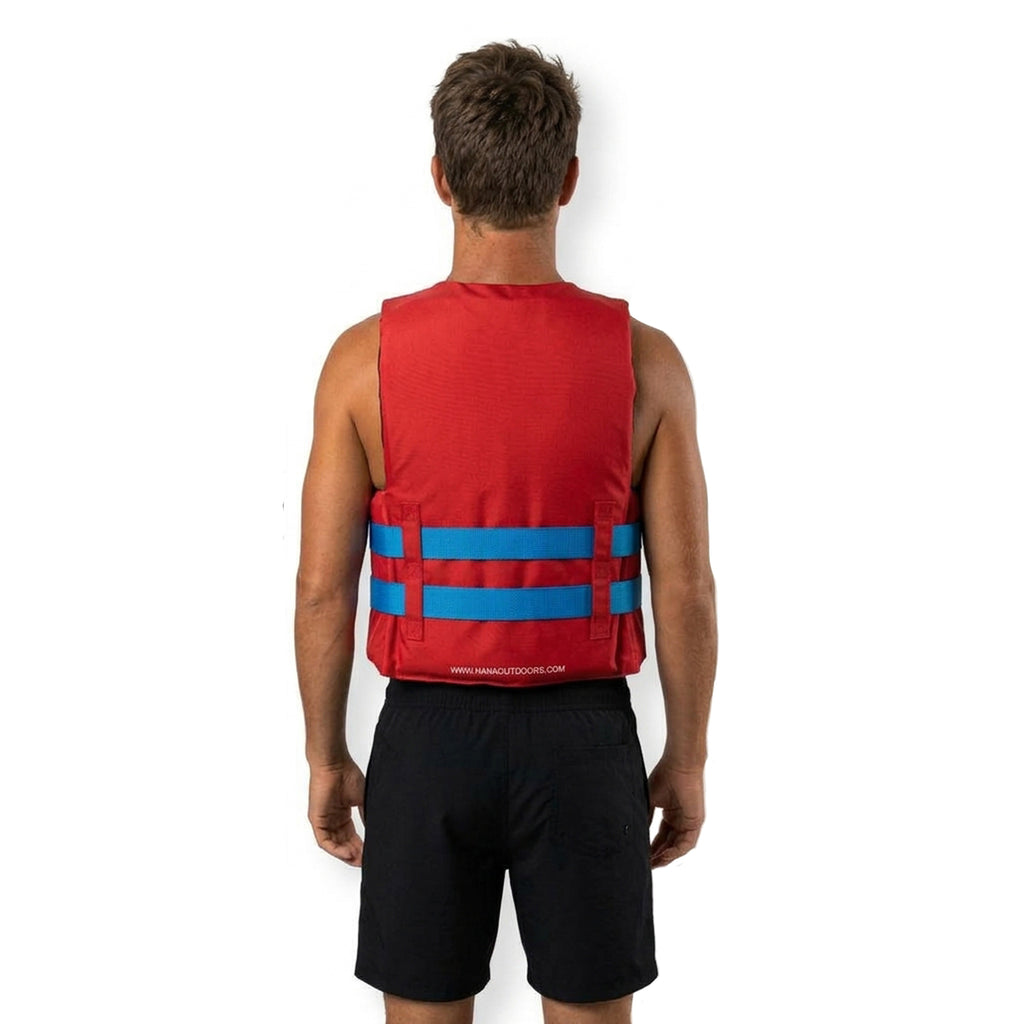 Homme portant le gilet HANA Rental Vest 50 N rouge à sangles bleues, vue de dos